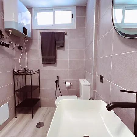 Modern And Funcional Loft In Parque Cattleya, La112 アロナ